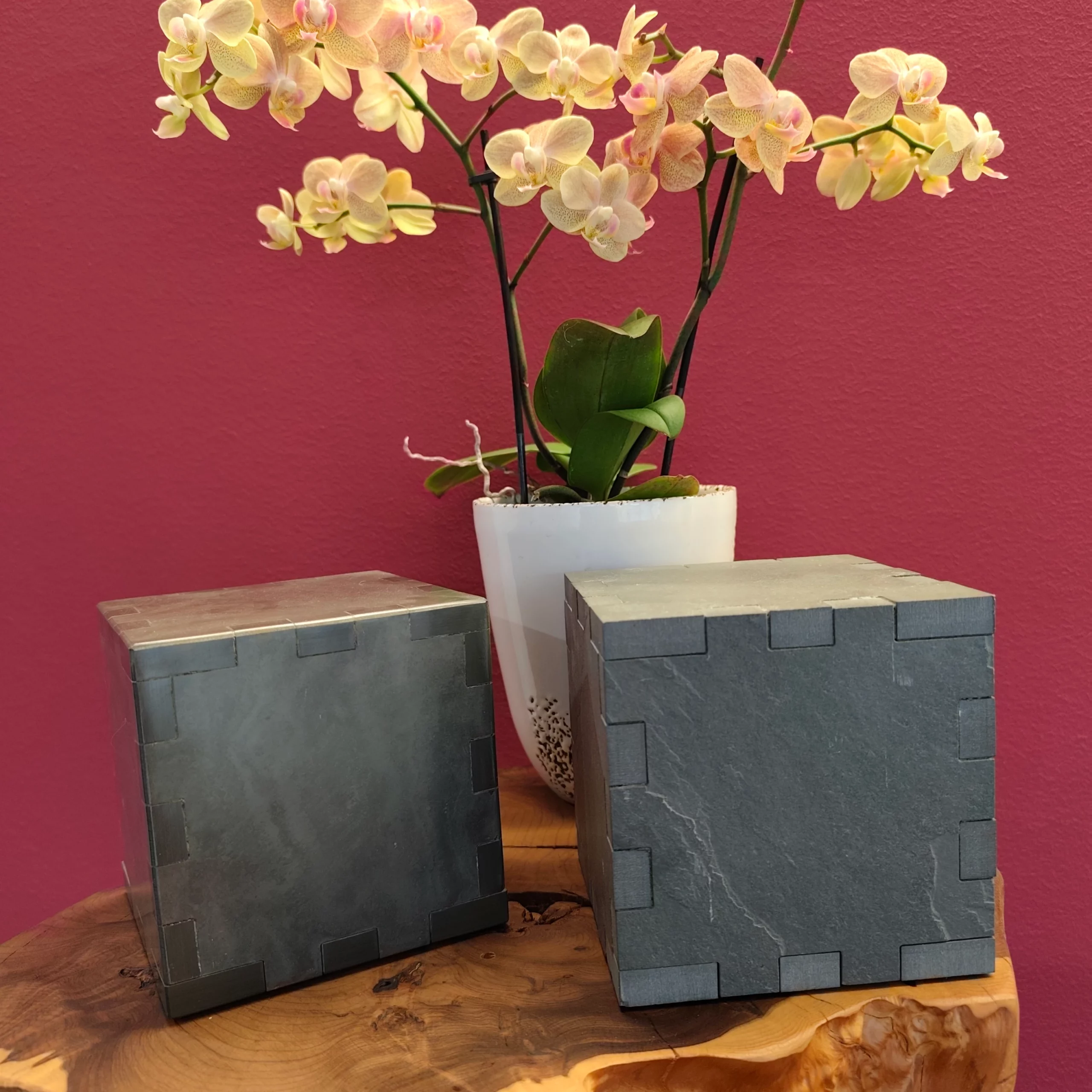 Cube Rock 2 Tierurne aus Stein